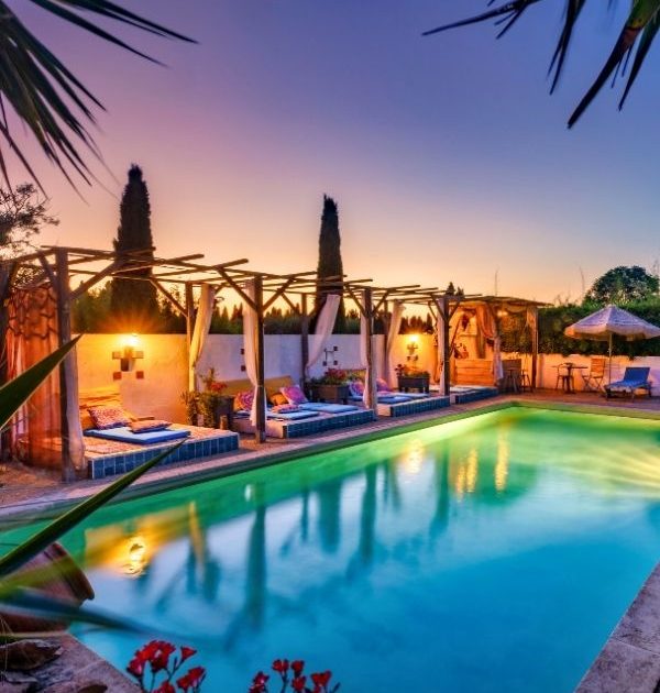 Photographie immobilière de luxe d’une villa avec piscine à Montpellier réalisée pour la valorisation d’un bien haut de gamme
